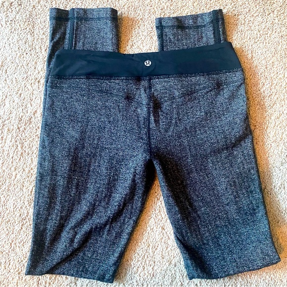 Lululemon Houndstooth Black/Gray Warm Leggings Size 8 / 33” inseam - Picture 1 of 5